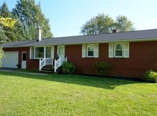 7012 Akron Rd, Lockport, NY 14094