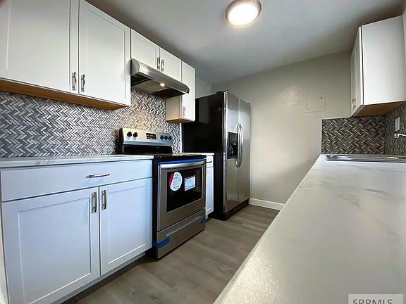 5th image of 850 NE Bonneville Dr