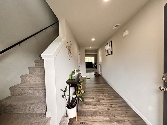 5th image of 1003 Daisy Ln