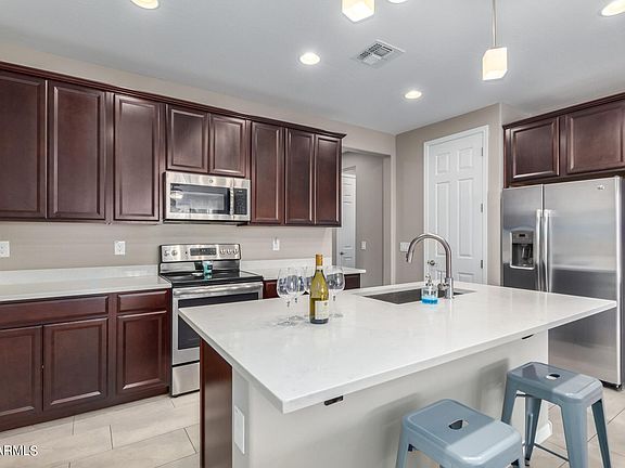 3rd image of 4322 W Federal Way