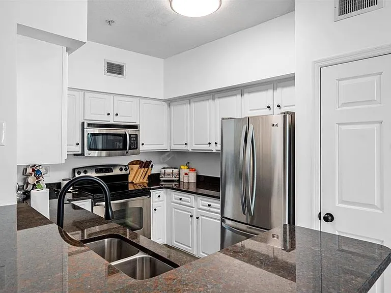 2010 E Palm Ave #14317 — Photo 7