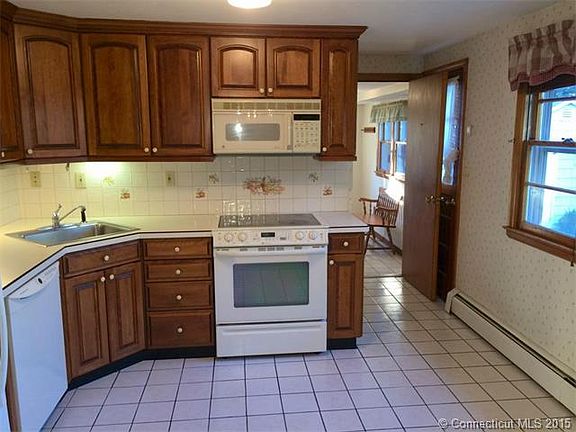 KITCHEN WITH ATTACHED MUDROOM