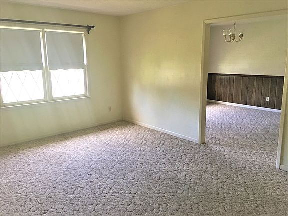 3rd image of 4025 Foxborough Blvd