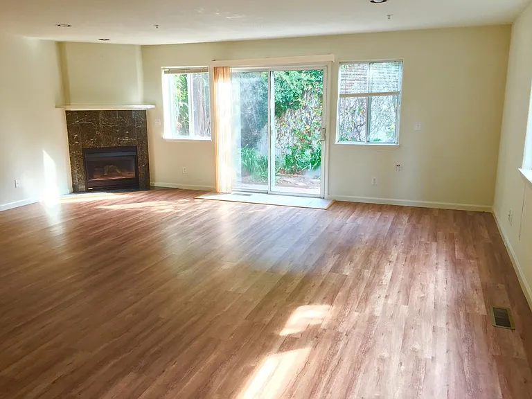 743 Adams St — Photo 9