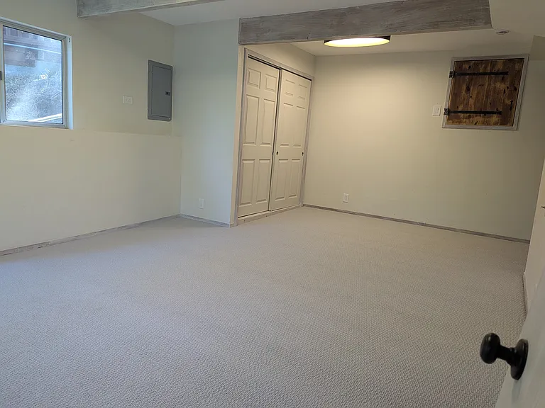 566 Live Oak Ln — Photo 24