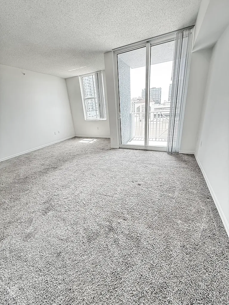 Studio, 553 sqft, $2,211 — Photo 2