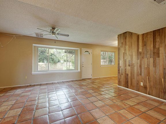 5th image of 2009 Malvern Hill Dr