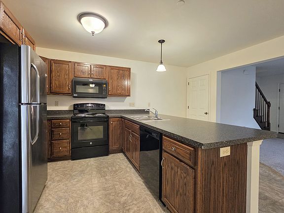 4th image of 14 Gable Dr #L-0090