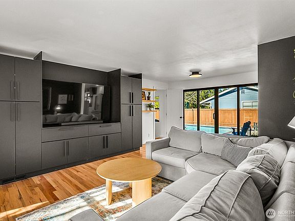 5th image of 9619 224th Street SW