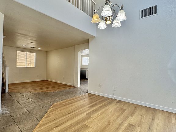 3rd image of 7425 S Mojave Canyon St