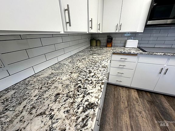 4th image of 4436 Baker Rd