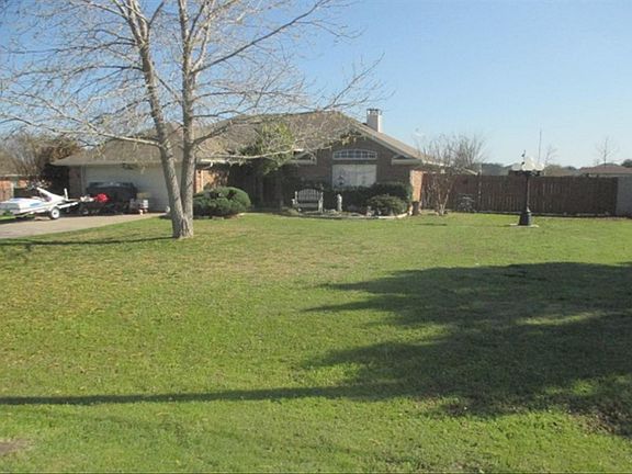 3rd image of 306 Janis Ln