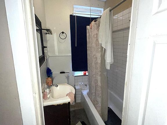 5th image of 4231 Parrish St