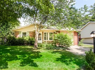 2408 Willow Ln, Rolling Meadows, IL 60008