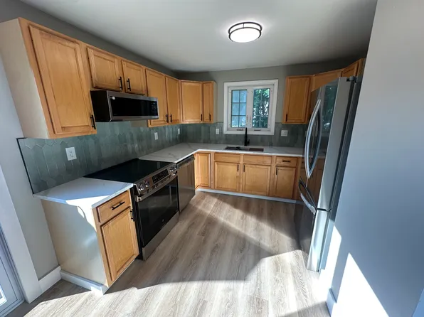 14 Melvin Ave, Old Orchard Beach, ME 04064