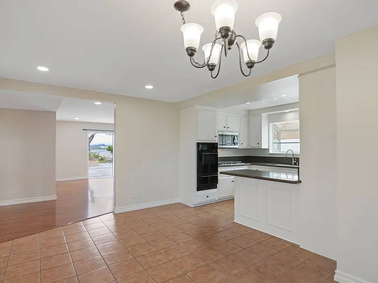 25121 Monte Verde Dr — Photo 3