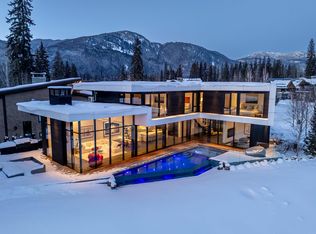 8080 Cypress Pl, Whistler, BC