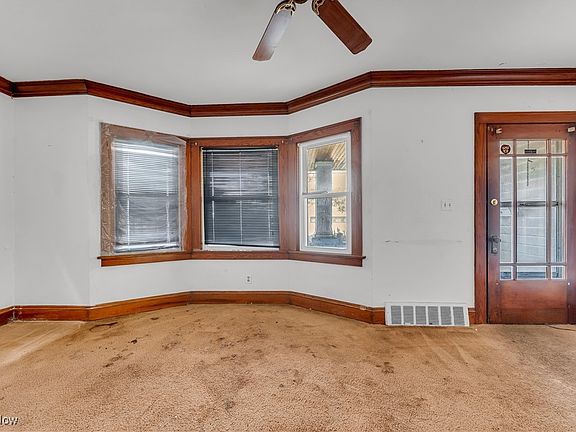 4th image of 19312 Shawnee Ave