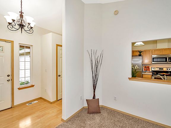 4th image of 6398 Grandridge Dr SE