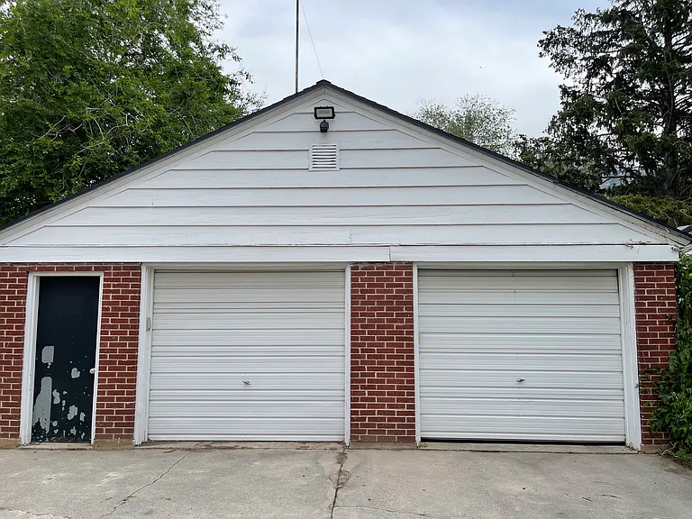2356 Tyler Ave — Photo 21