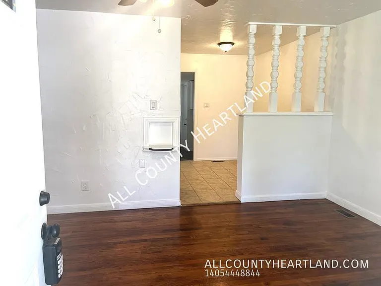 7218 SE 15th St — Photo 3