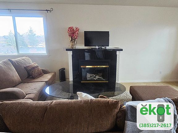 4th image of 4321 S Doreen Cir #1