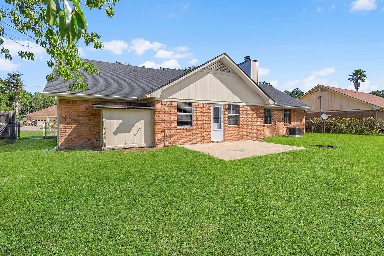 951 Wedgewood Way — photo 32