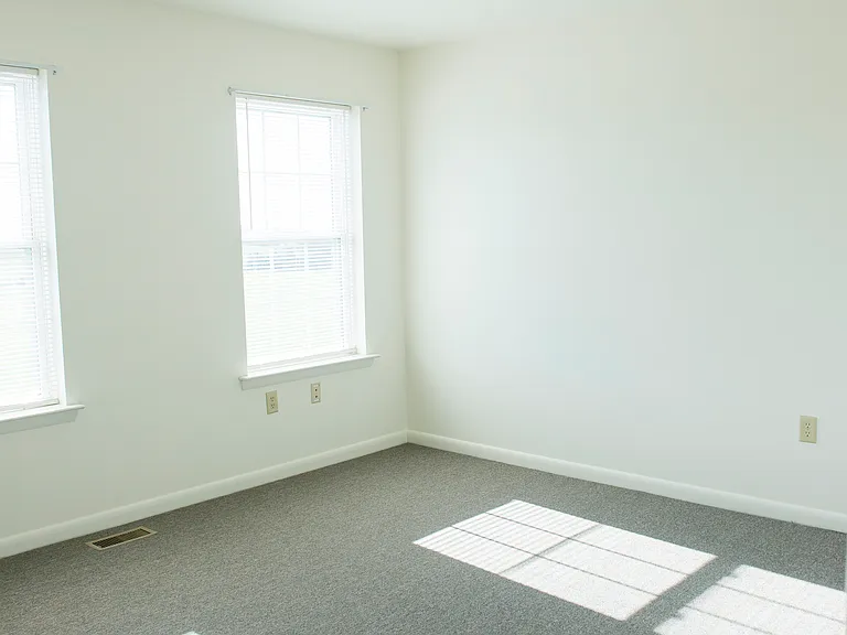 Valley Terrace — Photo 17