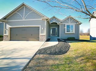 558 Avondale Ln, Raymore, MO 64083
