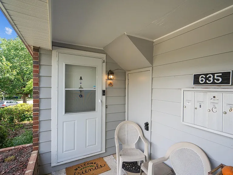 635 Daniels St #A — Photo 18