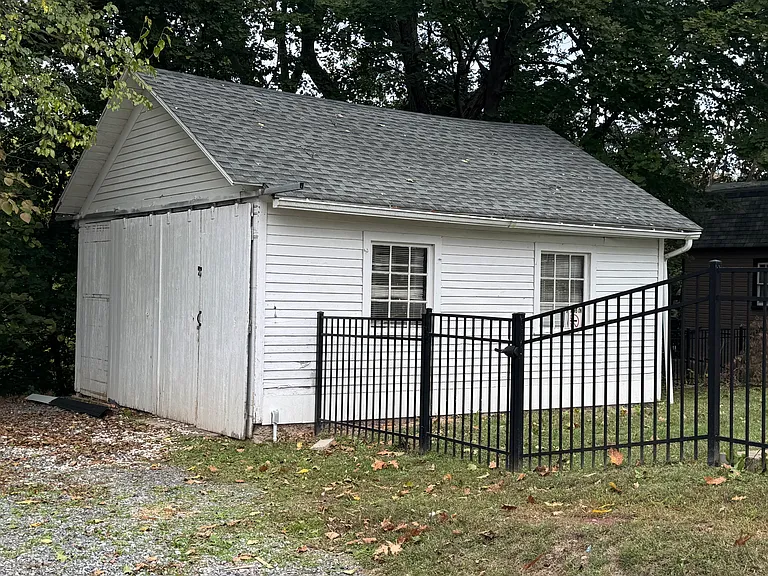 205 Fair St — Photo 22