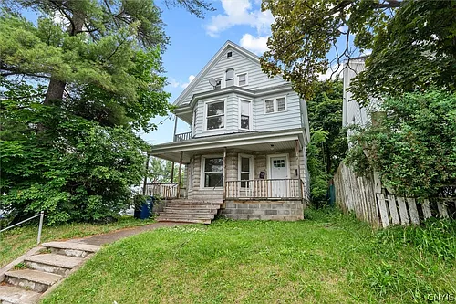 712 Oak St Photo 1