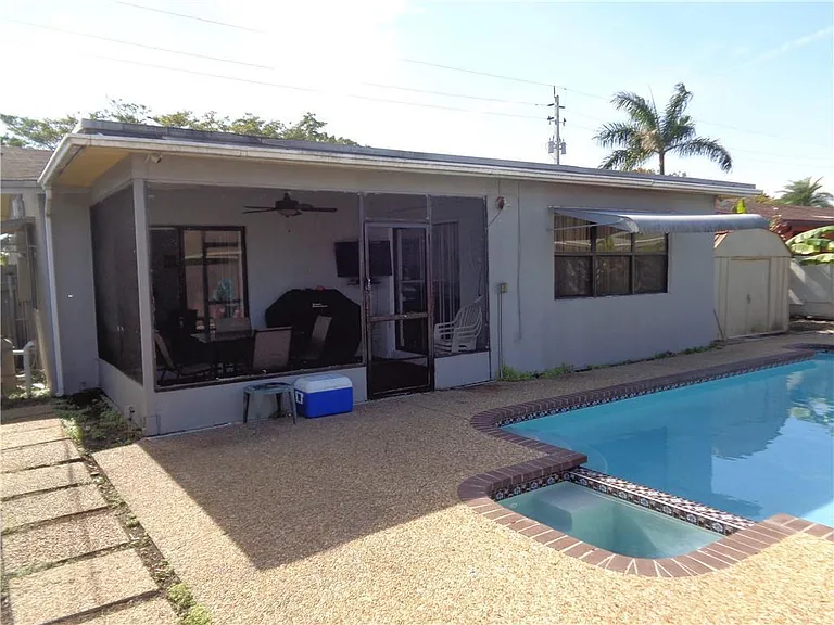 9571 Sunset Strip — Photo 10