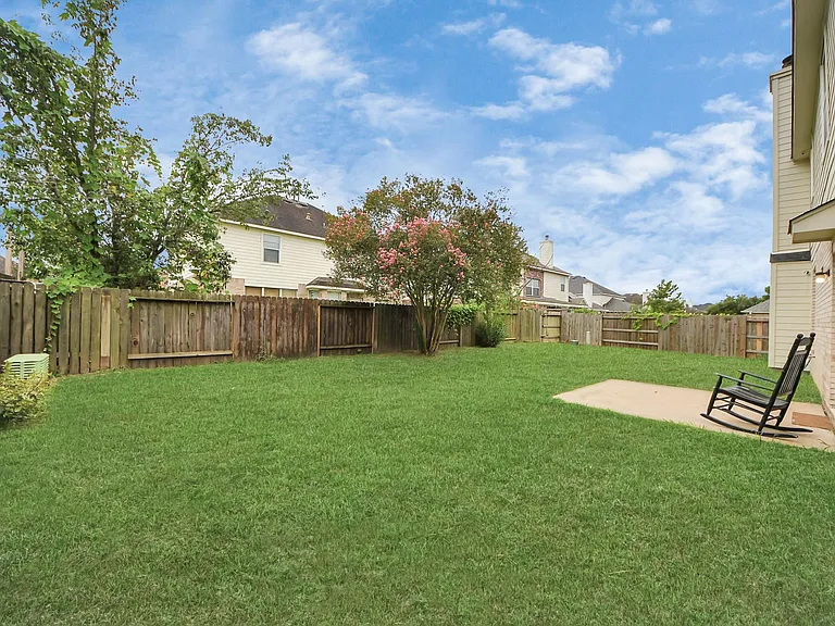 9002 Sundown Dr — Photo 38