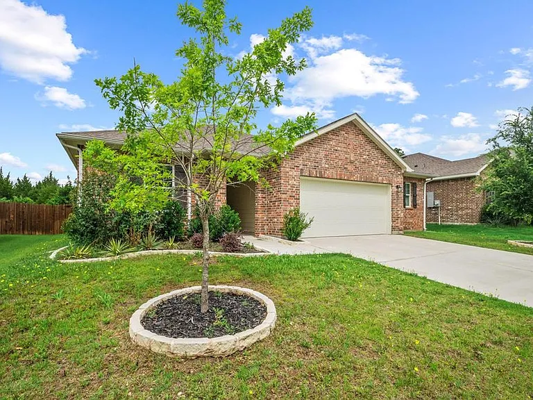 2421 Frio River Rd — Photo 3