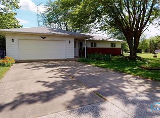 123 Rustic Rook Rd, Willard, OH 44890