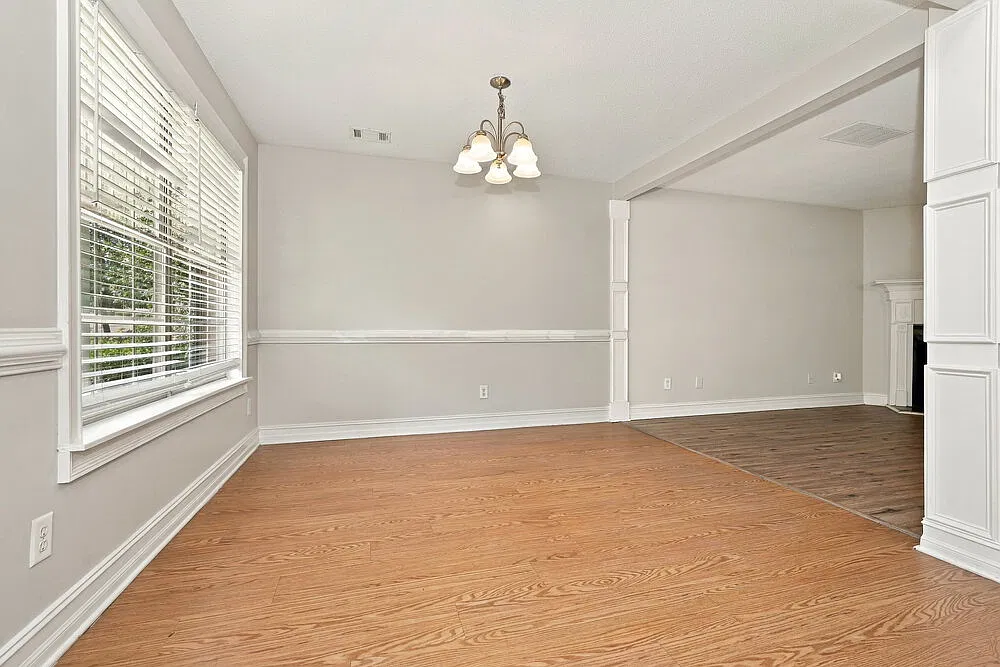 4 bed, 2.5 bath, 2025 sqft, $2,225 — Photo 4