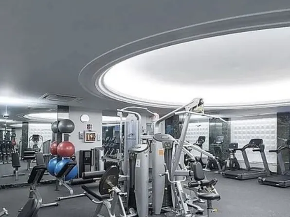 360 East 72nd Street image 17 of 21