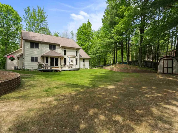 4340 Hampshire Dr, Williamsburg, MI 49690