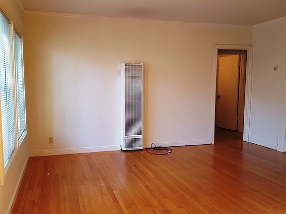 2nd image of 1025 Noel Dr APT B