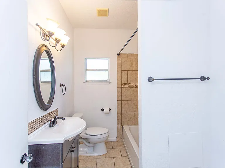 1710 Pearl Ave — Photo 18