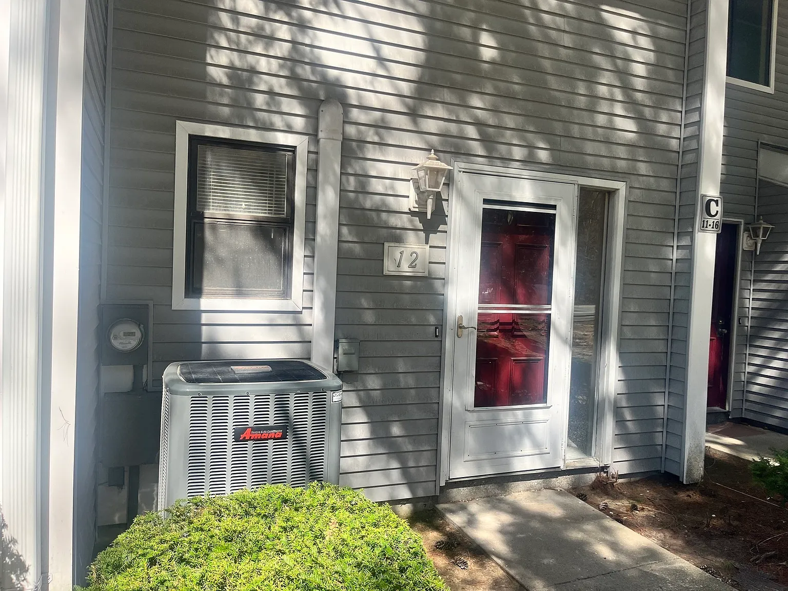 2 bed, 1.5 bath, 962 sqft, $2,000 — Photo 1