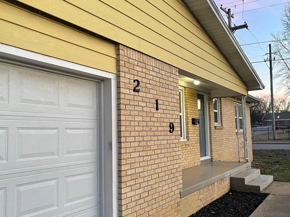 219 S 13th Pl, Rogers, AR 72758