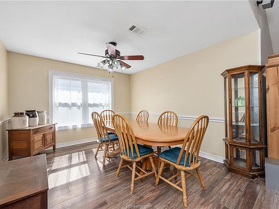 4th image of 3413 Oak Hollow Dr