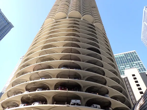 300 N State St APT 4629, Chicago, IL 60654