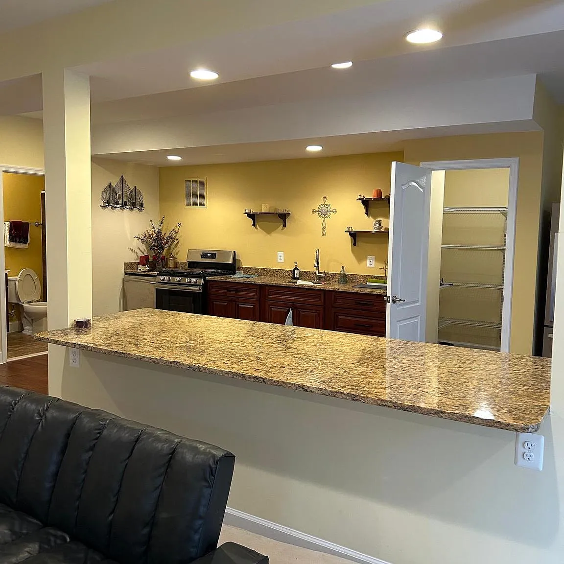 1 bed, 1424 sqft, $2,500 — Photo 4