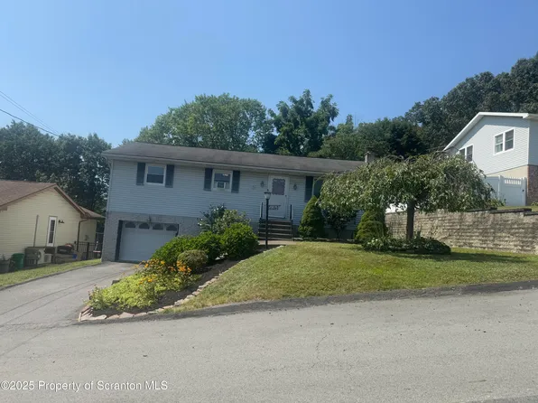 809 Beechwood Dr, Olyphant, PA 18447