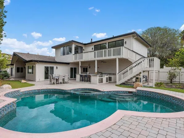 7001 Almaden Ln, Carlsbad, CA 92009