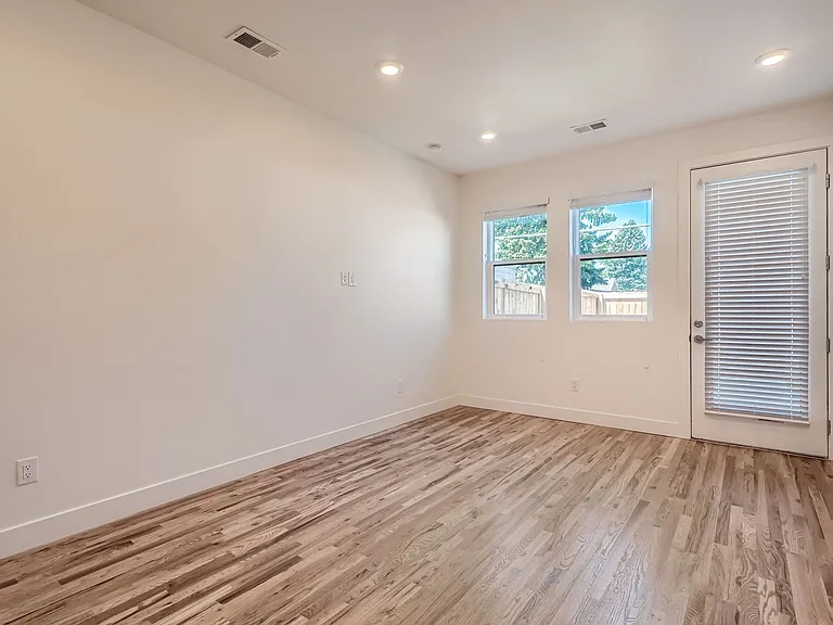 Brand New 3b/3.5bth Townhomes in the Heart of Park Hill. — Photo 10