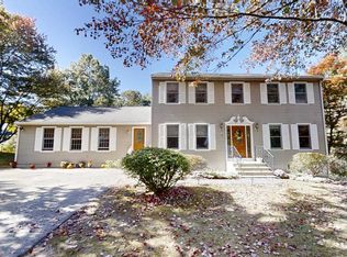 16 Loretta Ave, Pelham, NH 03076
